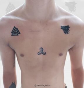 minitattoo hombro pecho